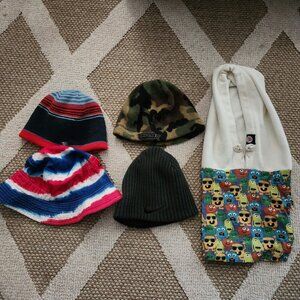 5 Lot Youth Boys Beanies / Hoodie
